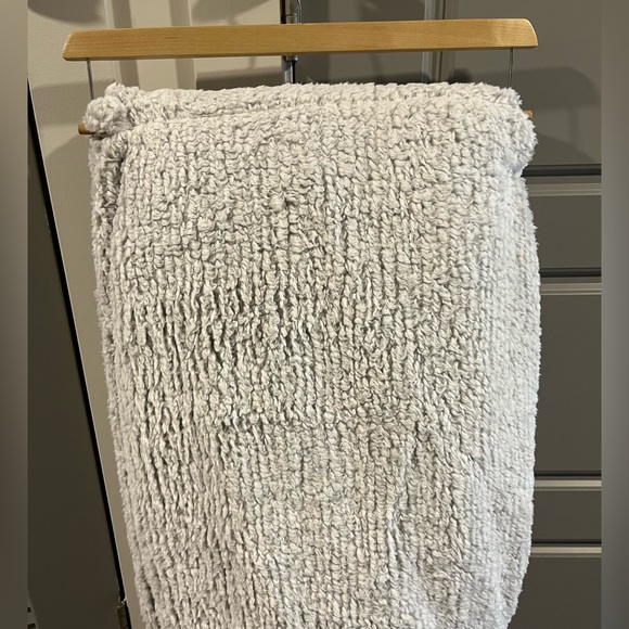 Serta Sherpa Blanket - Picture 5 of 7